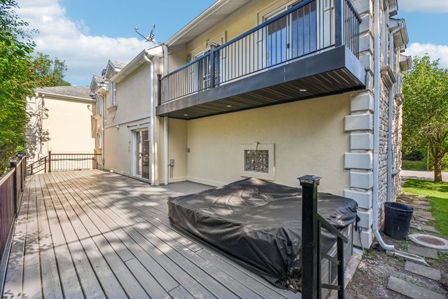 6857 N Knox Avenue, Lincolnwood, IL 60712