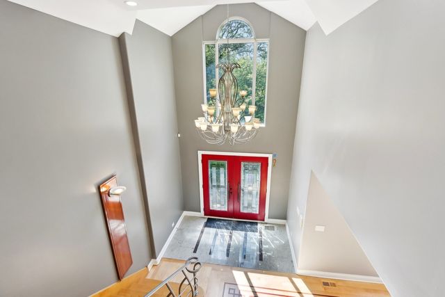 6857 N Knox Avenue, Lincolnwood, IL 60712