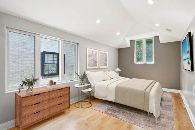 6857 N Knox Avenue, Lincolnwood, IL 60712