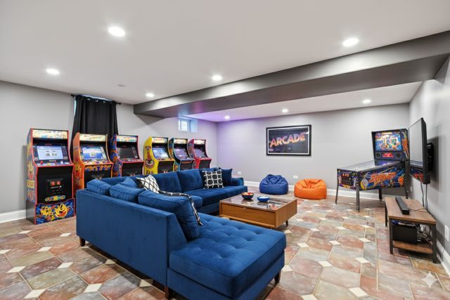 6857 N Knox Avenue, Lincolnwood, IL 60712