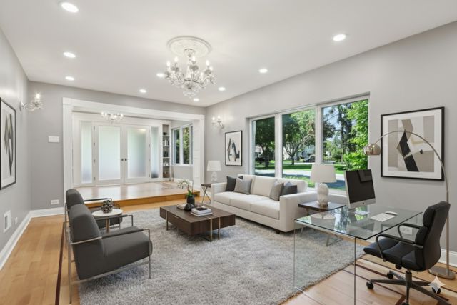 6857 N Knox Avenue, Lincolnwood, IL 60712