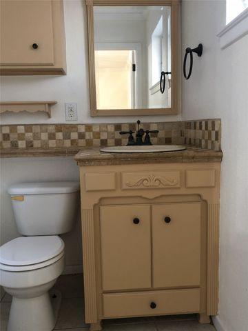 124 E Vilbig Street, Irving, TX 75060