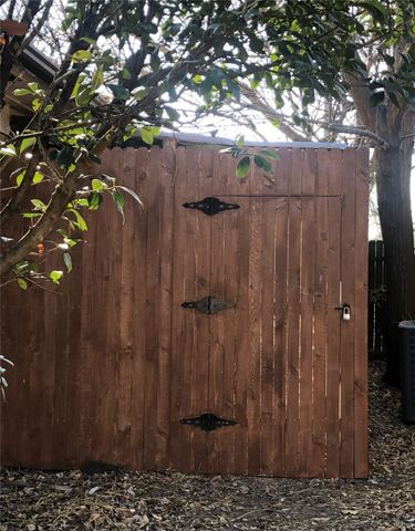 124 E Vilbig Street, Irving, TX 75060