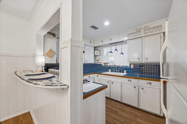 4915 Louise Street, Seabrook, TX 77586