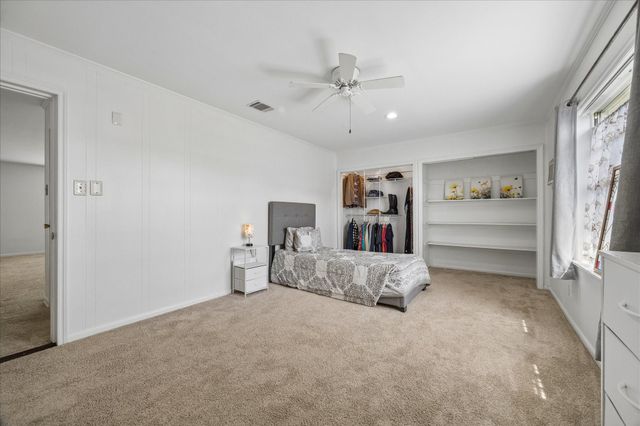 4915 Louise Street, Seabrook, TX 77586