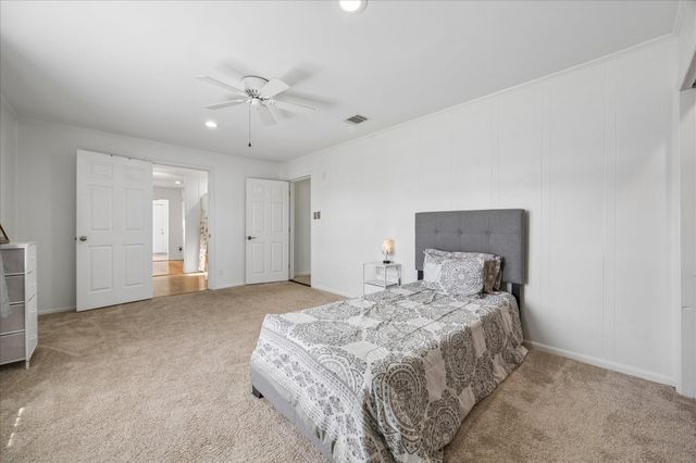 4915 Louise Street, Seabrook, TX 77586