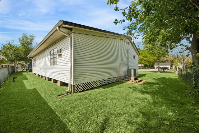 4915 Louise Street, Seabrook, TX 77586