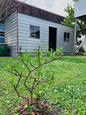 4915 Louise Street, Seabrook, TX 77586