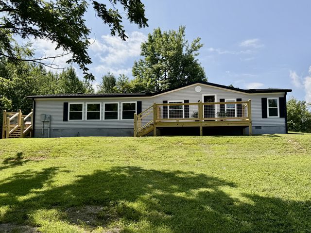 1624 Rock Bridge Rd, Bethpage, TN 37022