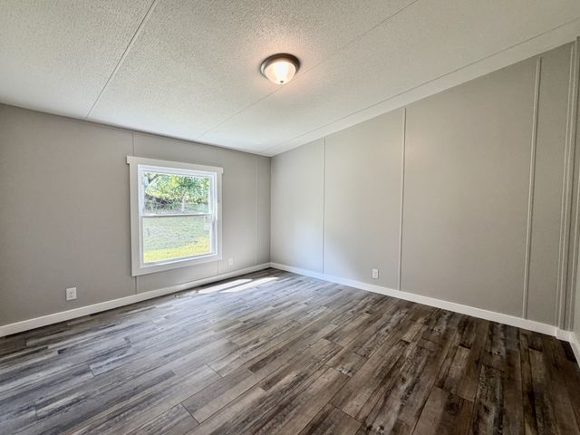 1624 Rock Bridge Rd, Bethpage, TN 37022