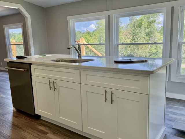1624 Rock Bridge Rd, Bethpage, TN 37022
