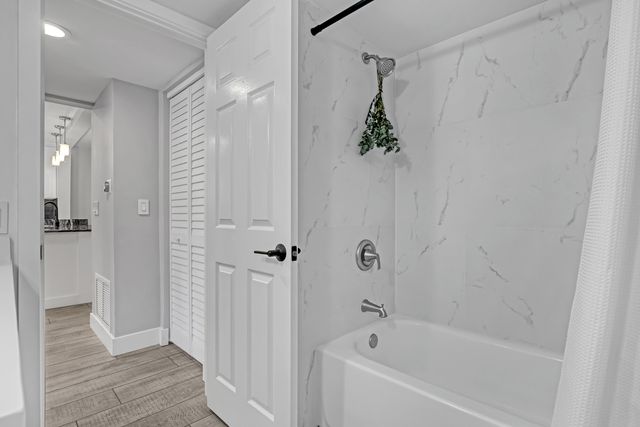 204 Palm Beach Trace Drive 204, Royal Palm Beach, FL 33411