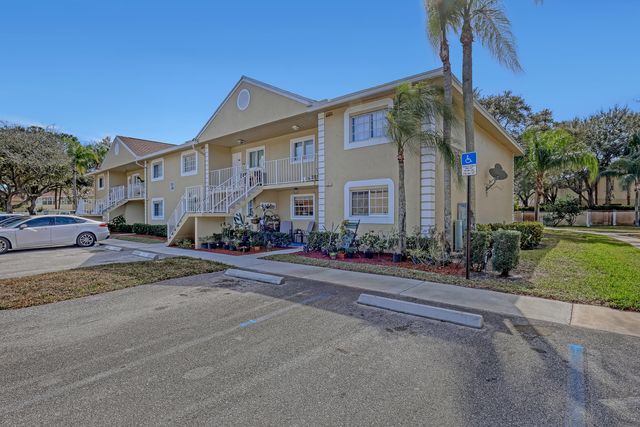 204 Palm Beach Trace Drive 204, Royal Palm Beach, FL 33411