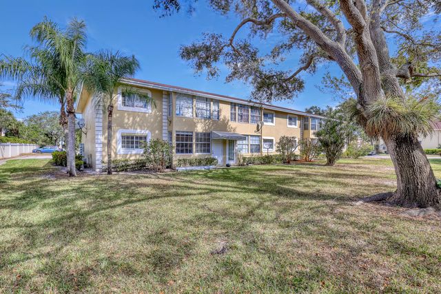 204 Palm Beach Trace Drive 204, Royal Palm Beach, FL 33411