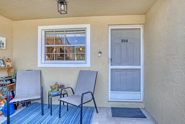 204 Palm Beach Trace Drive 204, Royal Palm Beach, FL 33411