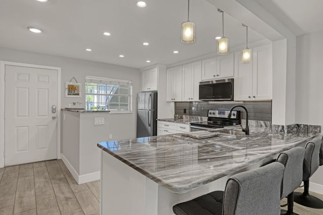 204 Palm Beach Trace Drive 204, Royal Palm Beach, FL 33411