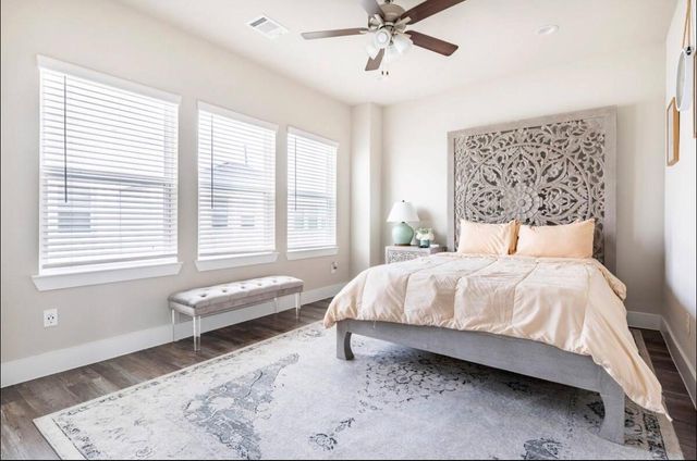 1740 Cove Crescent Court, Houston, TX 77055