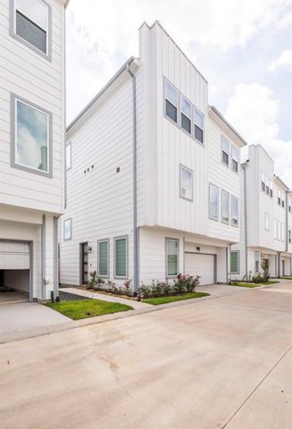 1740 Cove Crescent Court, Houston, TX 77055