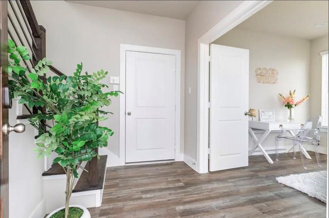 1740 Cove Crescent Court, Houston, TX 77055