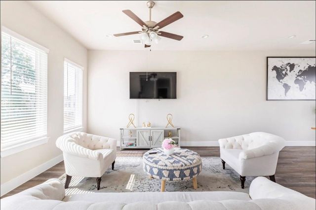 1740 Cove Crescent Court, Houston, TX 77055