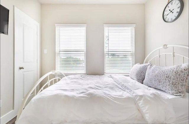 1740 Cove Crescent Court, Houston, TX 77055