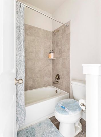 1740 Cove Crescent Court, Houston, TX 77055