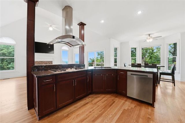 2951 Summitop Court, Marietta, GA 30066