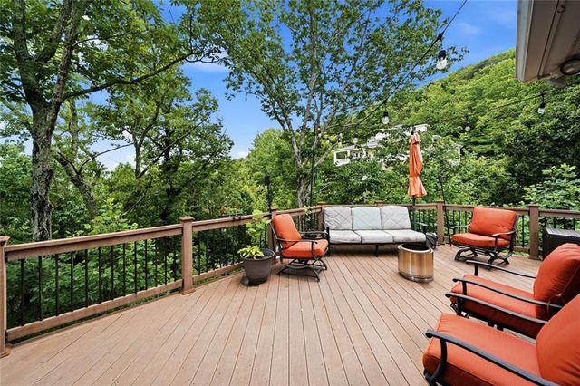 2951 Summitop Court, Marietta, GA 30066