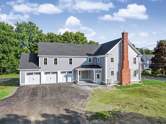 27 Ash St, Hopkinton, MA 01748