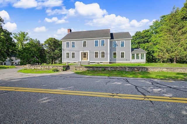 27 Ash St, Hopkinton, MA 01748
