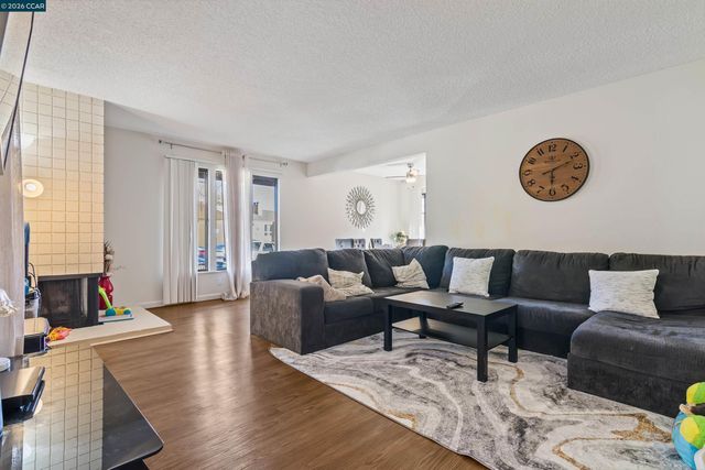 238-240 Camelback Rd, Pleasant Hill, CA 94523