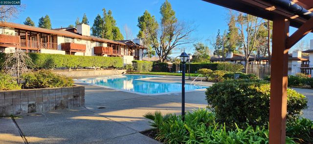 238-240 Camelback Rd, Pleasant Hill, CA 94523