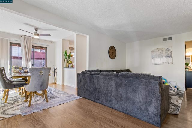 238-240 Camelback Rd, Pleasant Hill, CA 94523