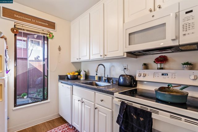 238-240 Camelback Rd, Pleasant Hill, CA 94523