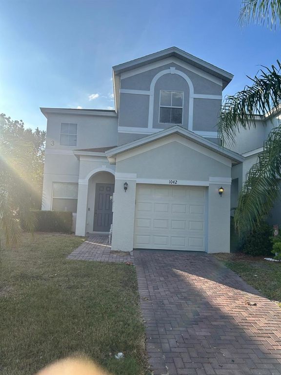 1042 LA MIRADA, Kissimmee, FL 34744