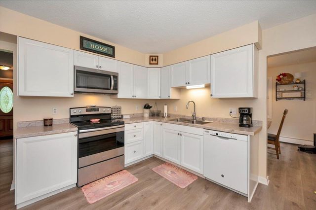 5423 Banks Ave, Superior, WI 54880