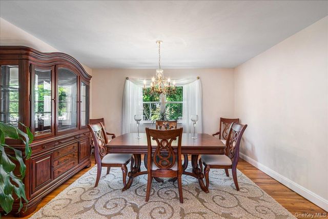 4 High Court, Bayville, NY 11709