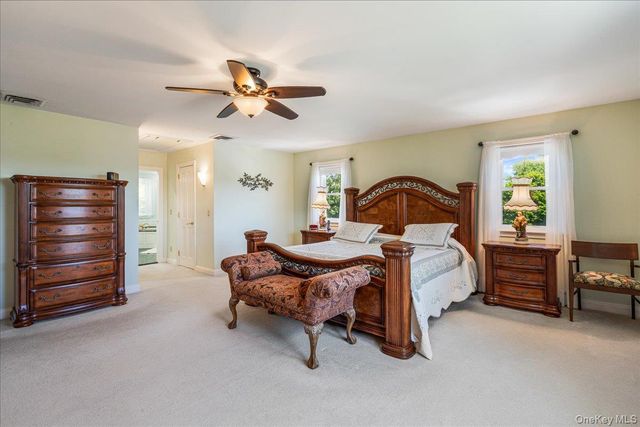 4 High Court, Bayville, NY 11709