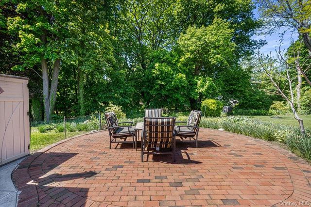 4 High Court, Bayville, NY 11709