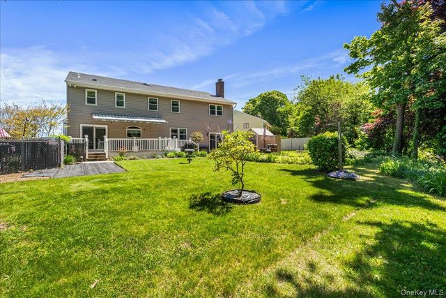 4 High Court, Bayville, NY 11709