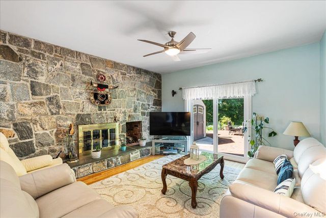 4 High Court, Bayville, NY 11709