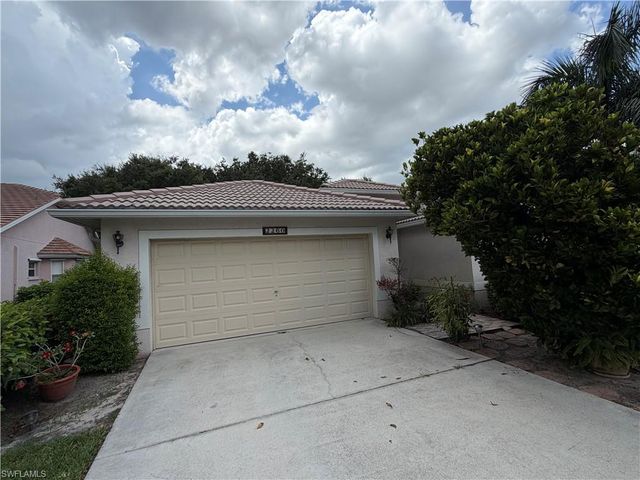 2260 Heritage Greens DR, Naples, FL 34119