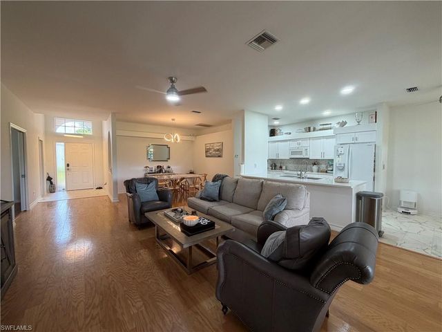 2260 Heritage Greens DR, Naples, FL 34119