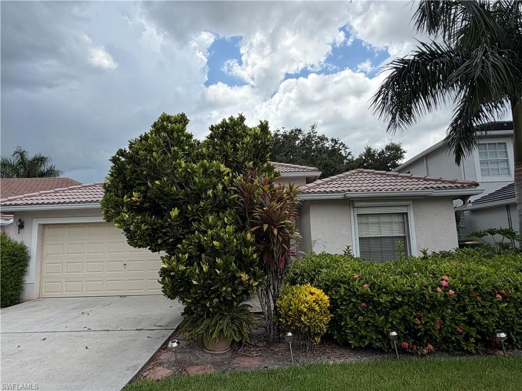 2260 Heritage Greens DR, Naples, FL 34119