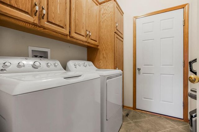 3224 S Cardinal Court, Blue Springs, MO 64015