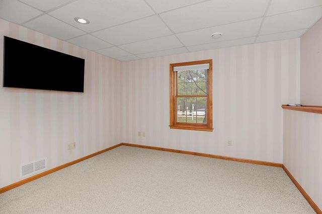 3224 S Cardinal Court, Blue Springs, MO 64015