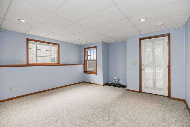 3224 S Cardinal Court, Blue Springs, MO 64015