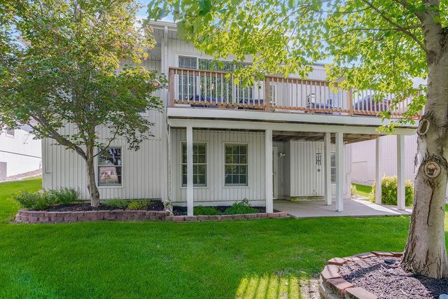 3224 S Cardinal Court, Blue Springs, MO 64015