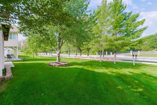 3224 S Cardinal Court, Blue Springs, MO 64015