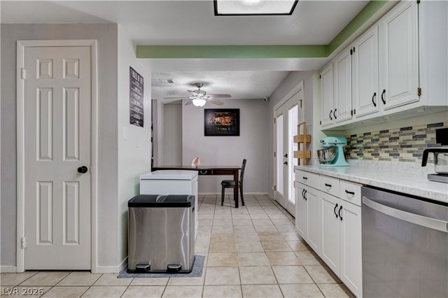 3928 Edgemoor Way, Las Vegas, NV 89121